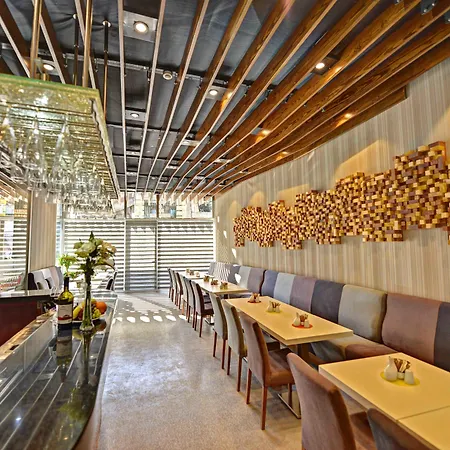 All Inn Hotel מלון 3*