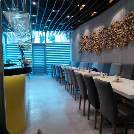 Отель All Inn Hotel 3*