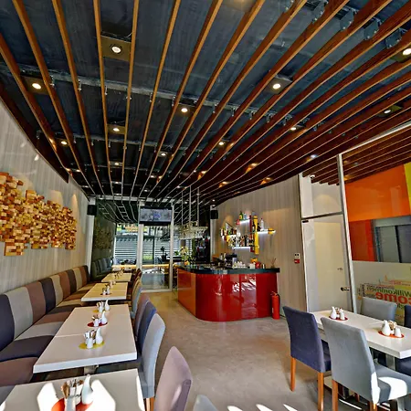 All Inn Hotel Отель