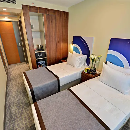 All Inn Hotel