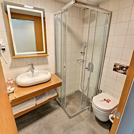מלון All Inn Hotel