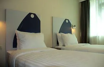 All Inn Hotel מלון