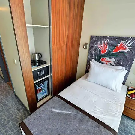 All Inn Hotel מלון איסטמבול